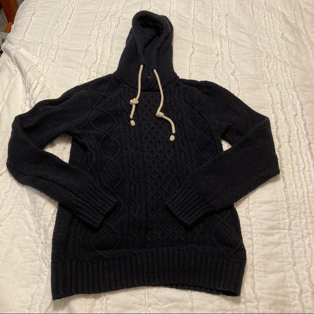 3/$20✨H&M Cable Knit Hooded Sweater